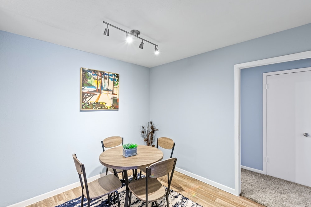 Comfortable Apartments in SEABROOK SK view 2
