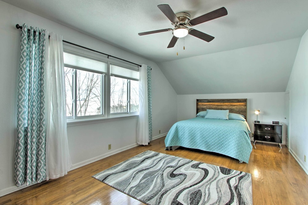 Cozy Postville Retreat w/ Fireplaces & Yard! view 5