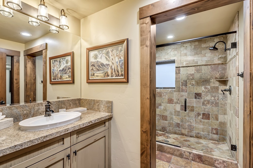 The Peak At Town Lift 3 Bedroom Home