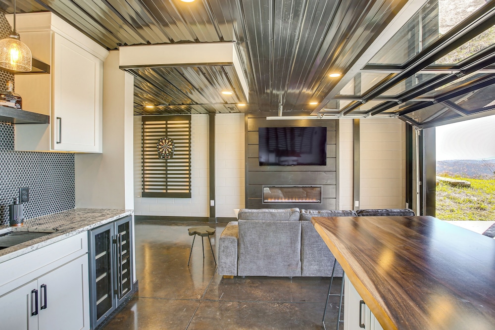 Stunning Hilham Home w/ Hot Tub, Views & Fire Pit!