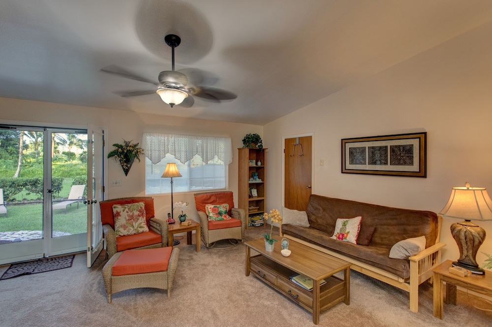 Hale O Makani 3 Bedroom Home by RedAwning view 3