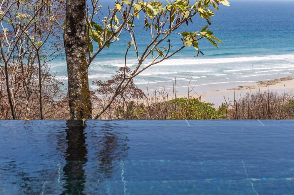 w Amazing 6BR Villa w Swimming Pool in Costa Rica