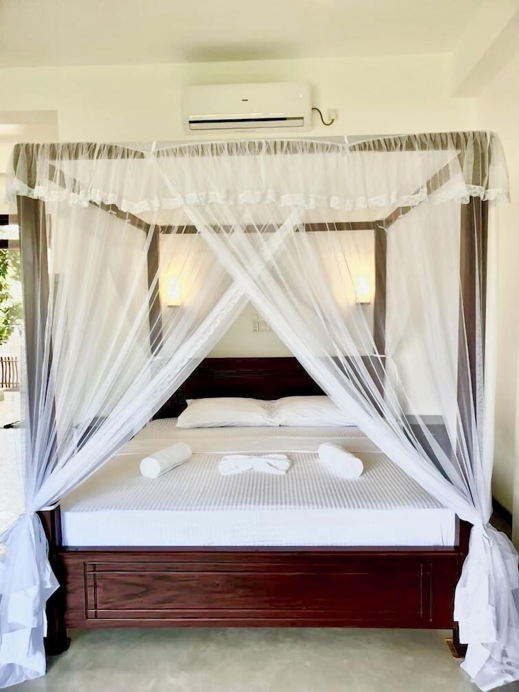 Cocosurf House