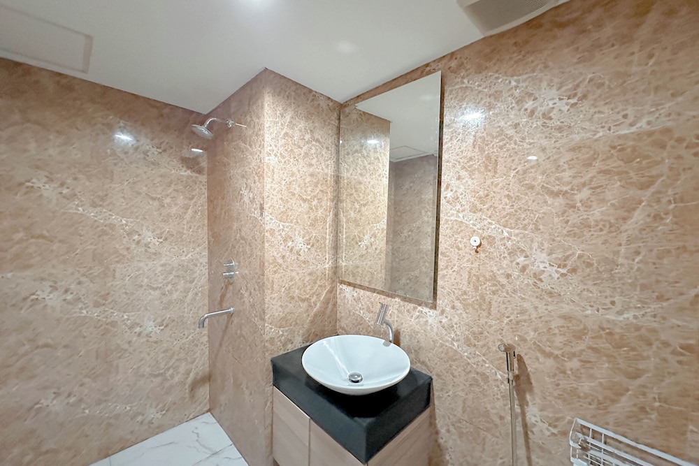 Cozy And Spacious 1Br At Grand Sungkono Lagoon Apartment