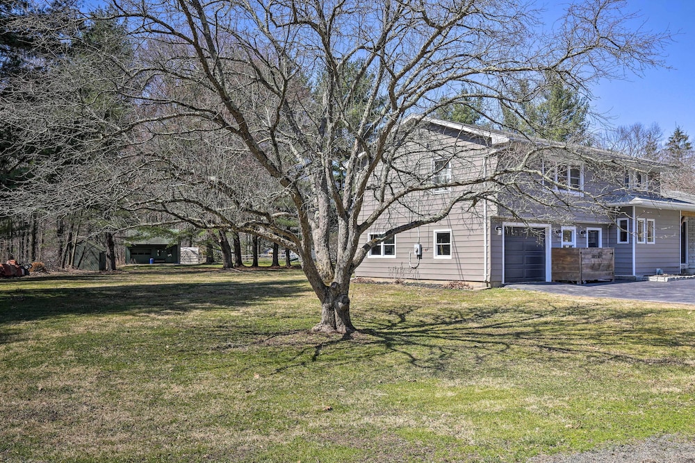 Stylish Pine Plains Home Near Parks Hiking! - Property Image 5