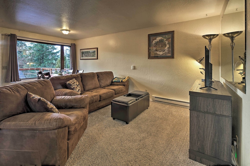 Juneau Vacations - Cozy Retreat w/ Fire Pit - Near Mendenhall Glacier - Property Image 10