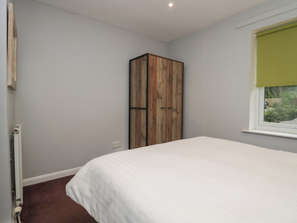 Apartment 6