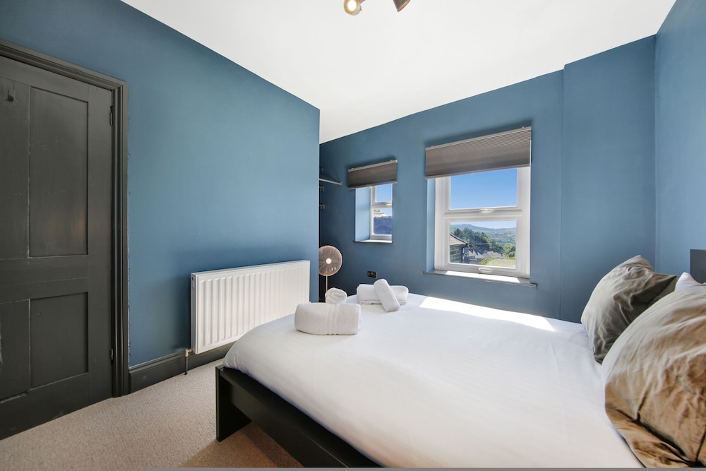 Host Stay Charnwood Cottage