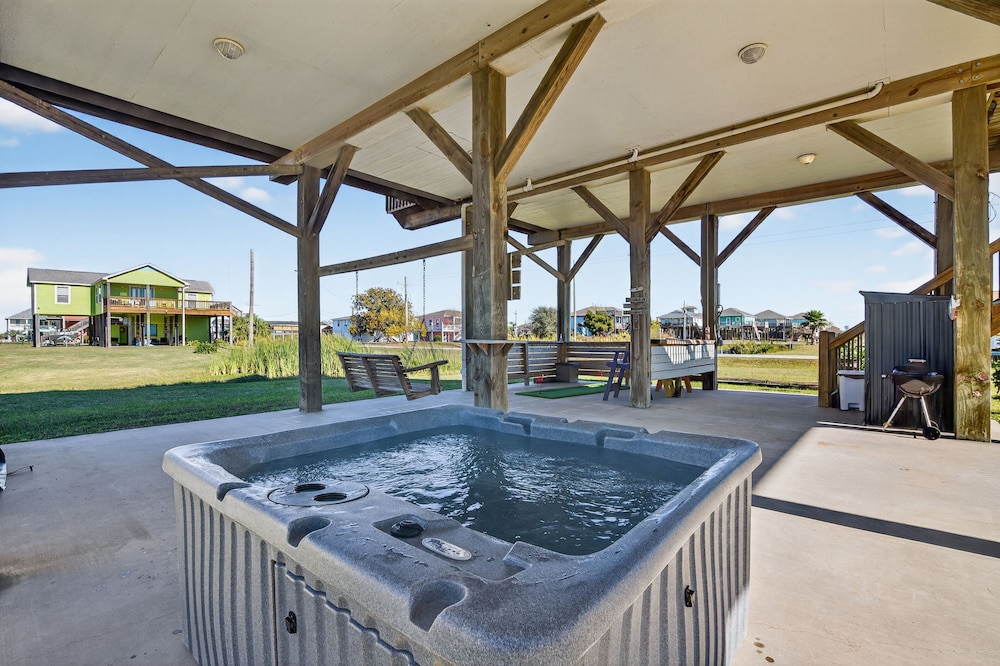 Boujee Beach Coastal Getaway With Hot Tub 2 Bedroom Home