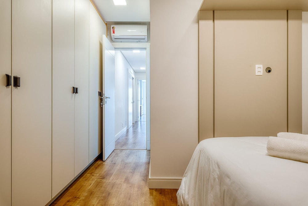 Modern Apt With Balcony 150m From the sea Abc0202