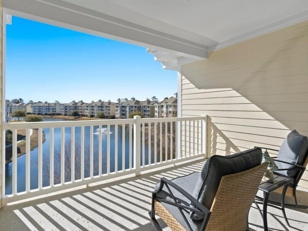 Magnolia Pointe Luster Leaf 4861-403 2 Bedroom Condo