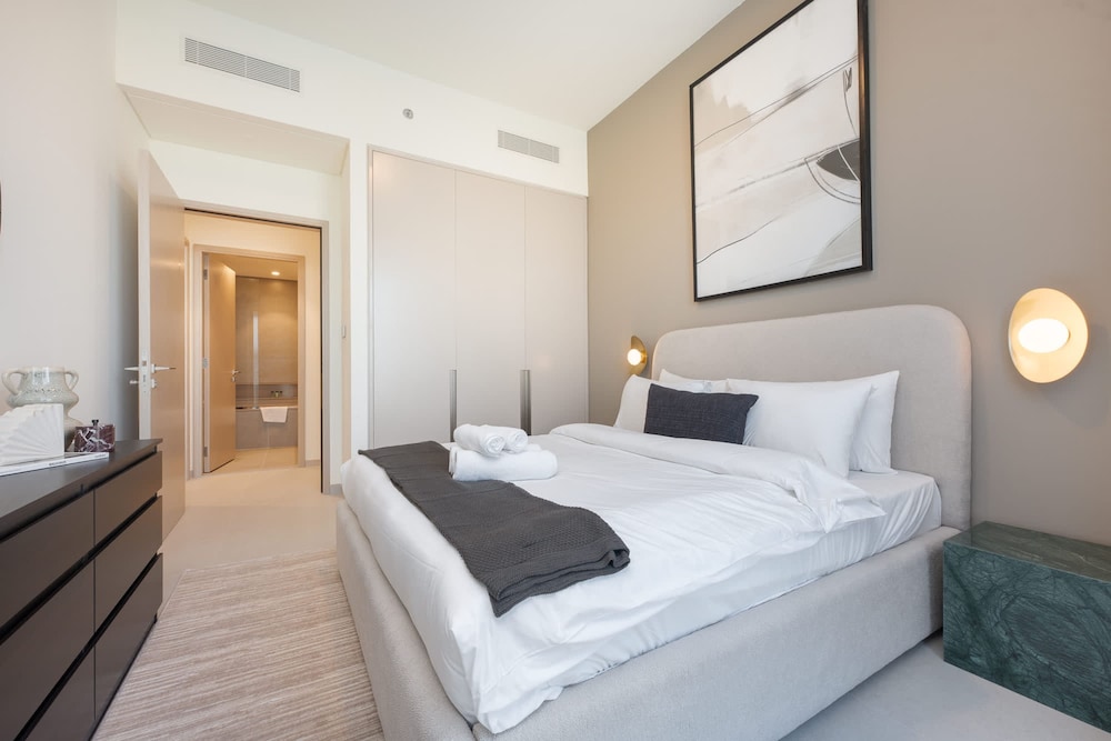 Cozy 2-bedroom Apartment Perfect for Family in Downtown With Burj Khalifa Views