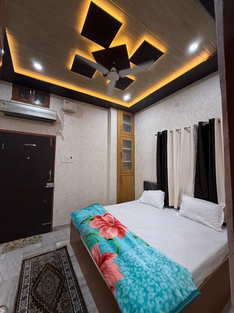 SHRI SHYAM KASHI STAY VARANASI