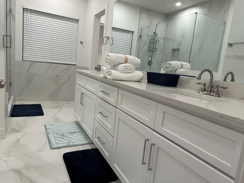 Luxury 3BR for Families Nurses and Group