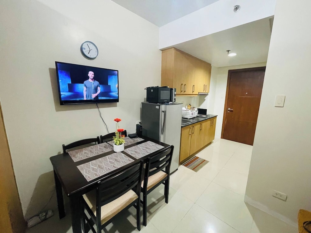 Fancy Pasay City Apartment for Rent - Mall of Asia Nearby Front of Mall Of Asia