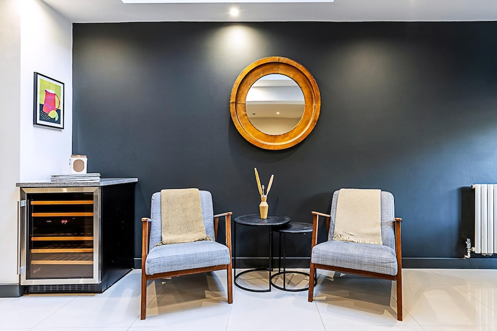 Stylish Shepherd's Bush Flat With Patio