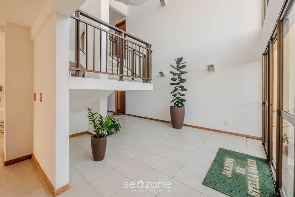 Complete Apt Near Stella Maris Beach Jsm0103