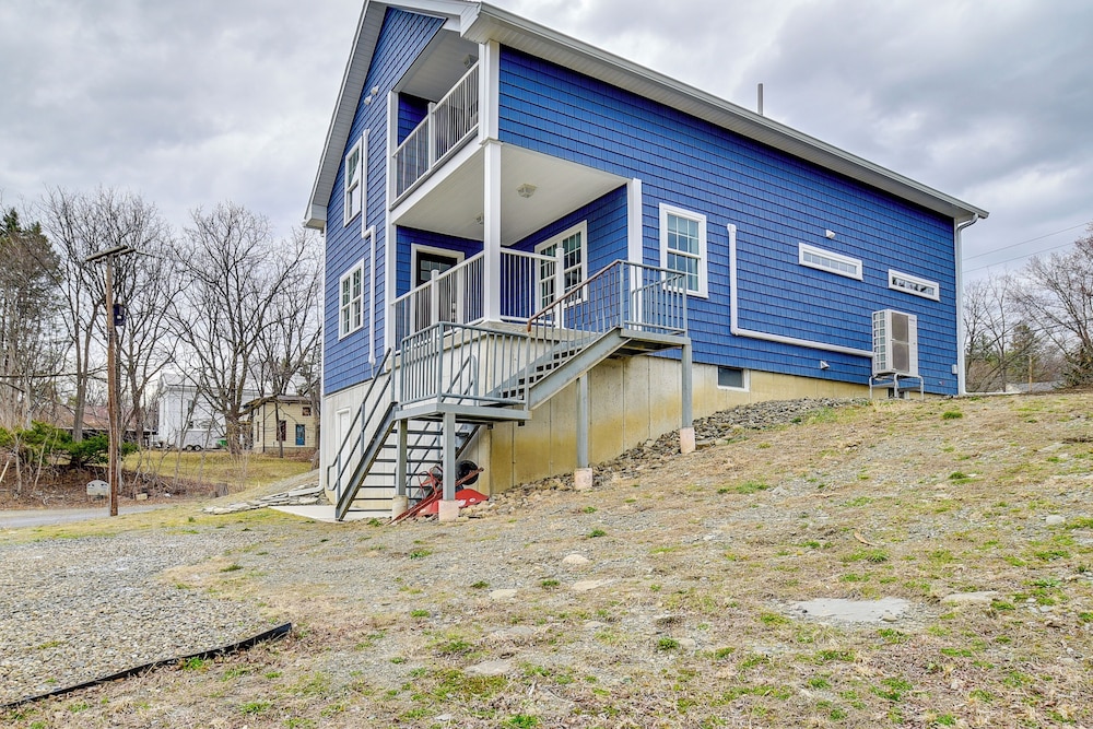 Seneca Lake Wine Trail Studio w/ Water View!