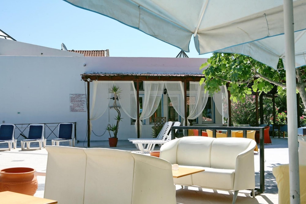 Aegeon Hotel