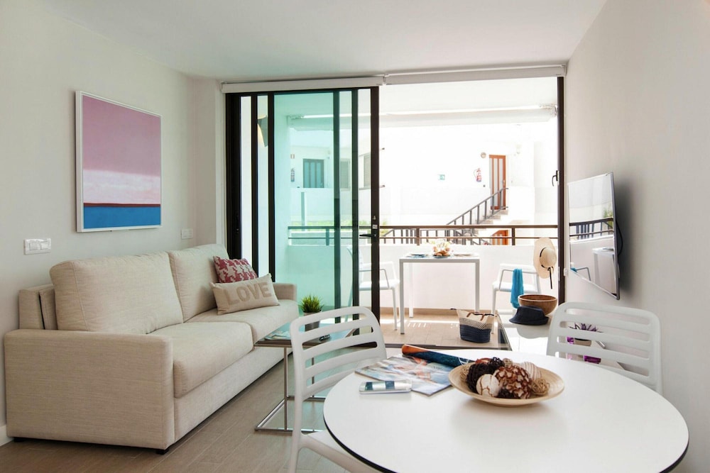 Sea-view Holiday Flat in San Augustin