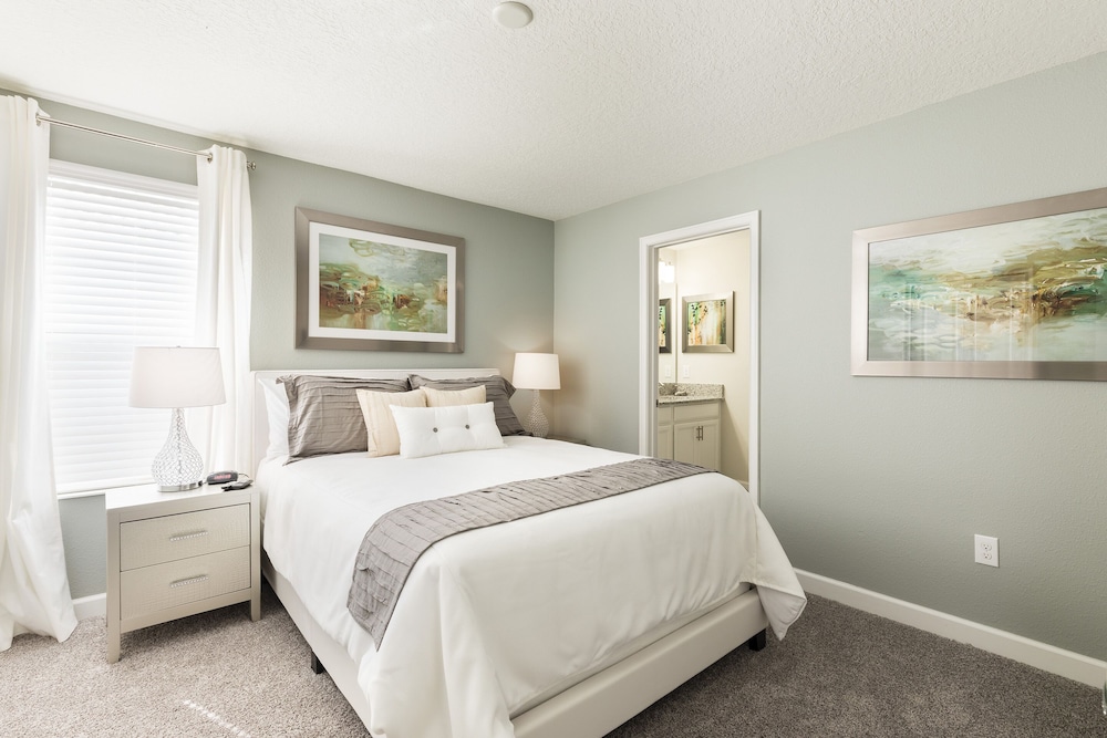 1516mb- The Retreat At Championsgate 6 Bedroom Home by RedAwning view 5