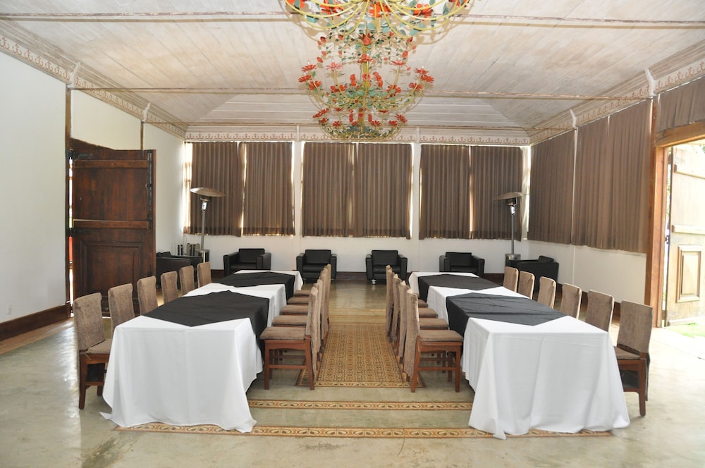 meeting & event spaces