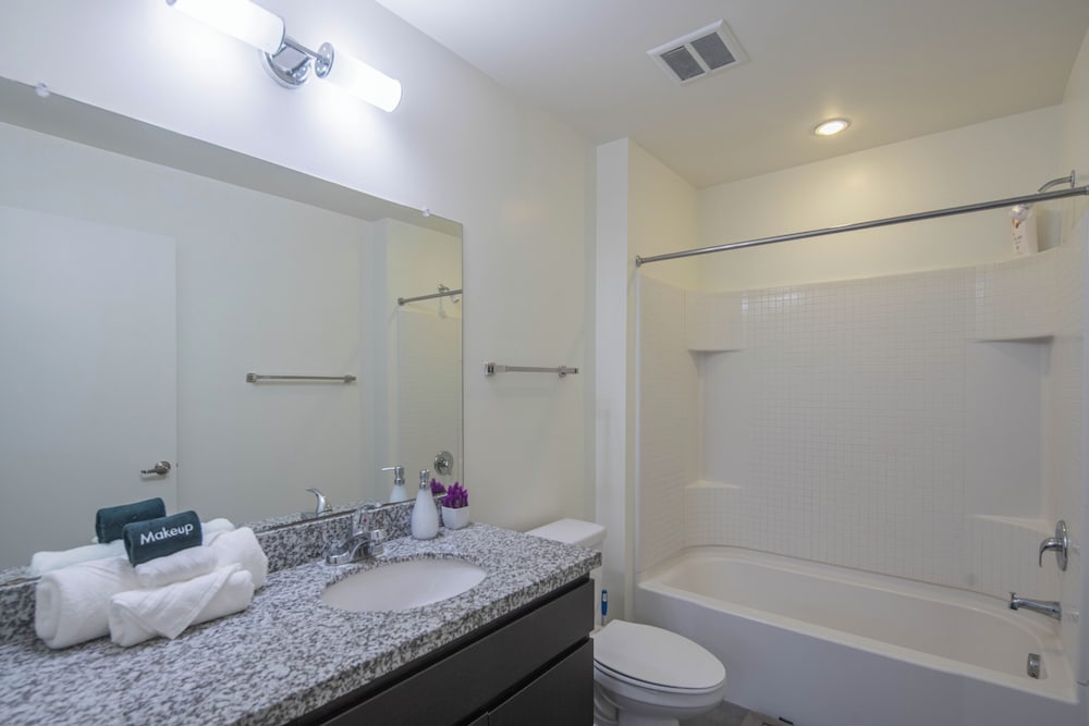 ROVE LIVING/KL - Roosevelt Point