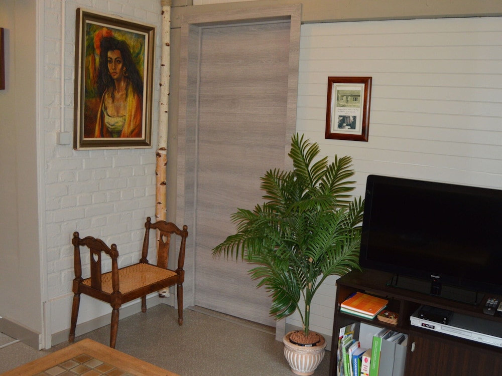 Photo 8