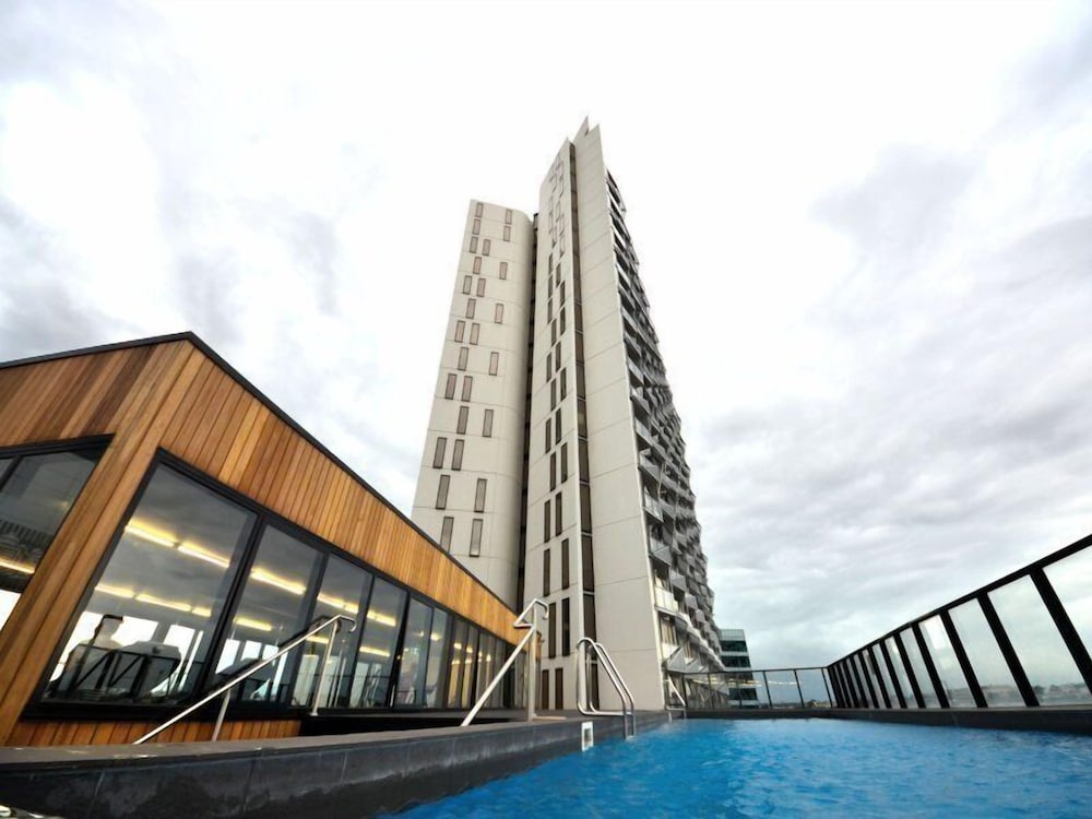 Royal Stays Apartments Docklands