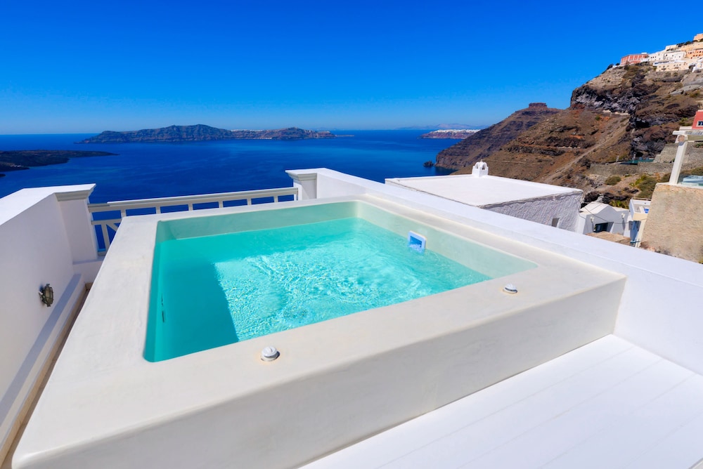 Iriana Suites