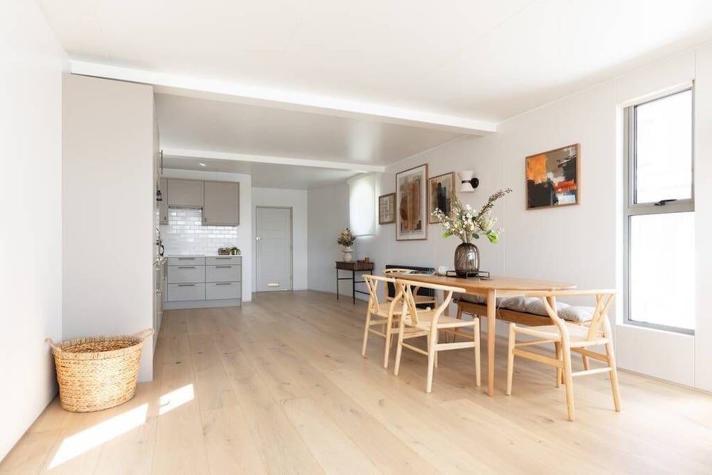 Cheyne Walk Houseboat by Onefinestay