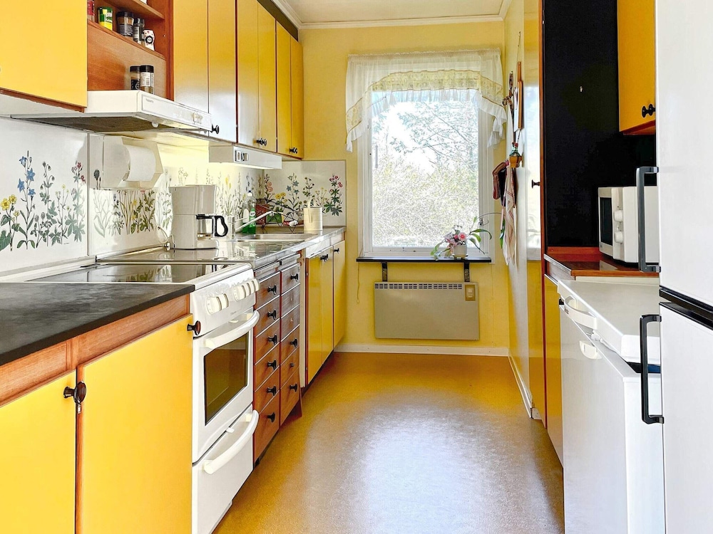 Rural House With Garden Near Borgholm view 4
