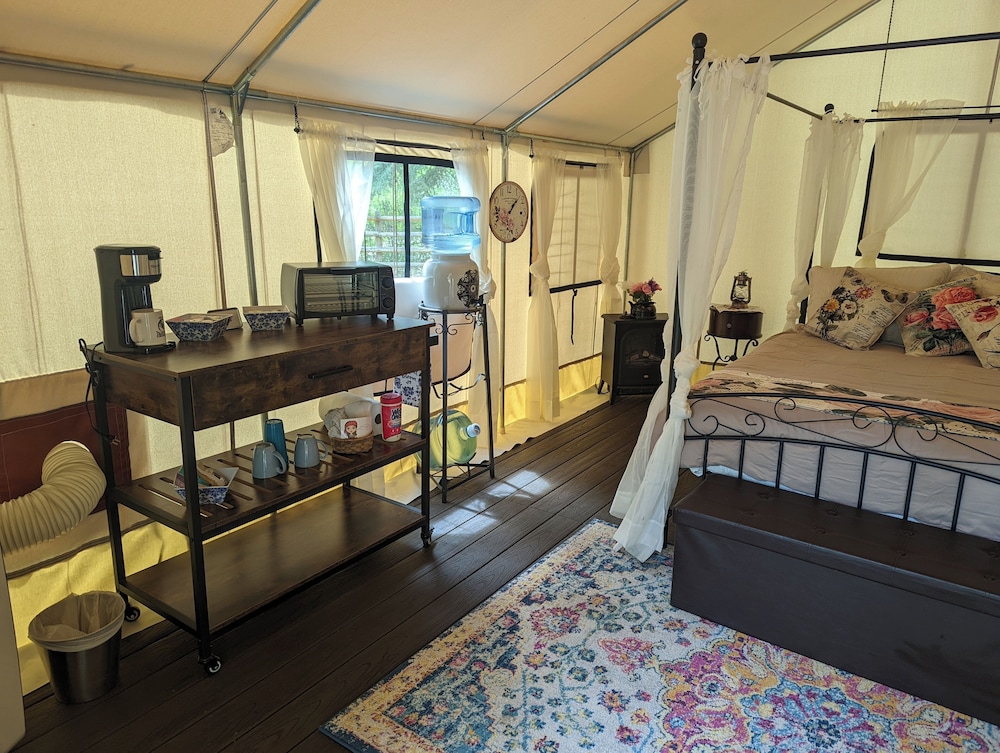 Salmon Gypsy Bed and Breakfast