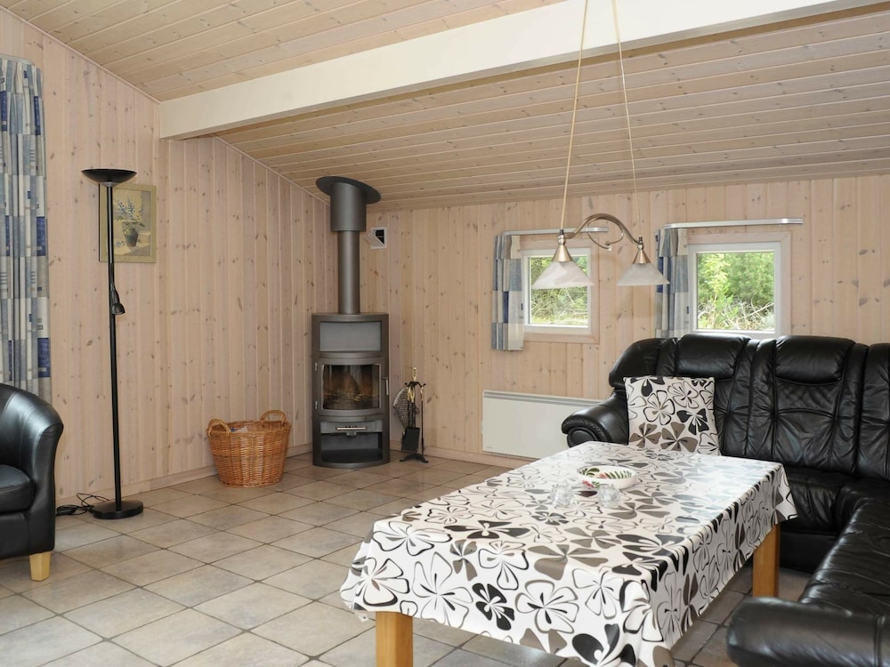 Secluded Holiday Home in Henne near Beach view 3