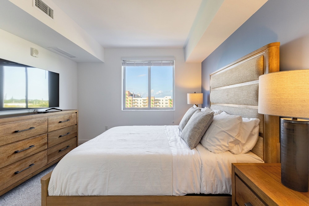 Landing Apartments - Pompano Beach