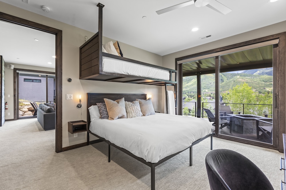 Nine Peaks 4 Bedroom Home