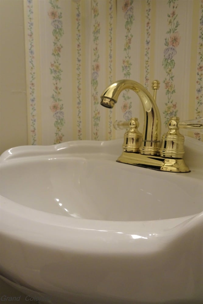 Grand Colonial B&B