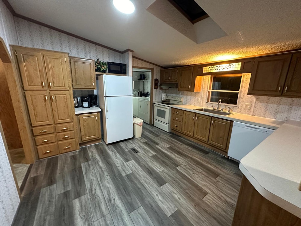 Secluded Lodge Farm Views 50 Acres Wifi