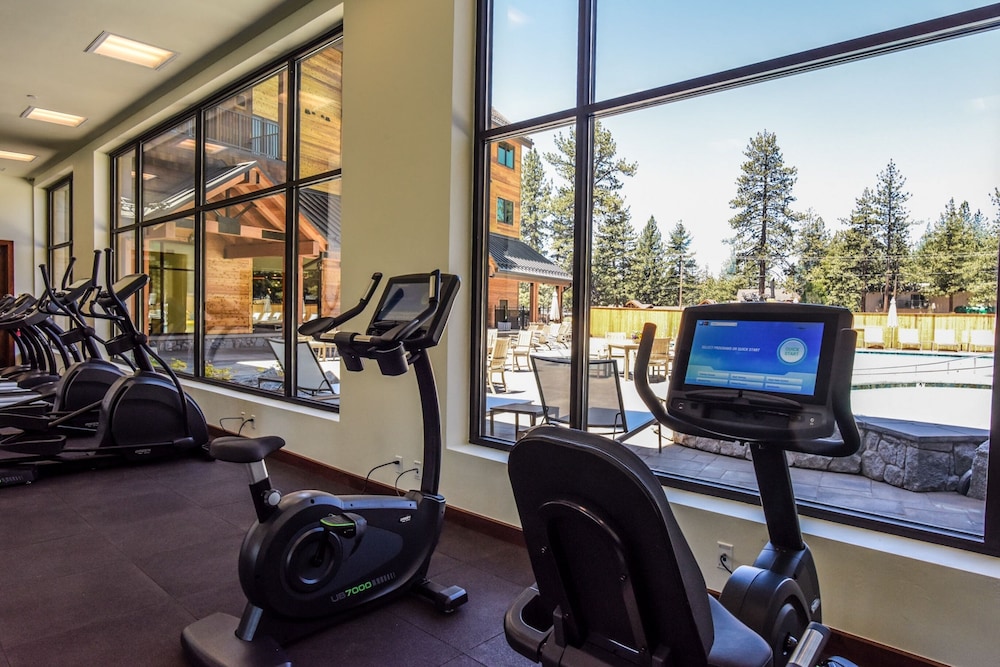Lake Tahoe Vacations - Luxury Two Bedroom Residence steps from Heavenly Village Book 7 Nights for 10 Off by RedAwning - Property Image 11