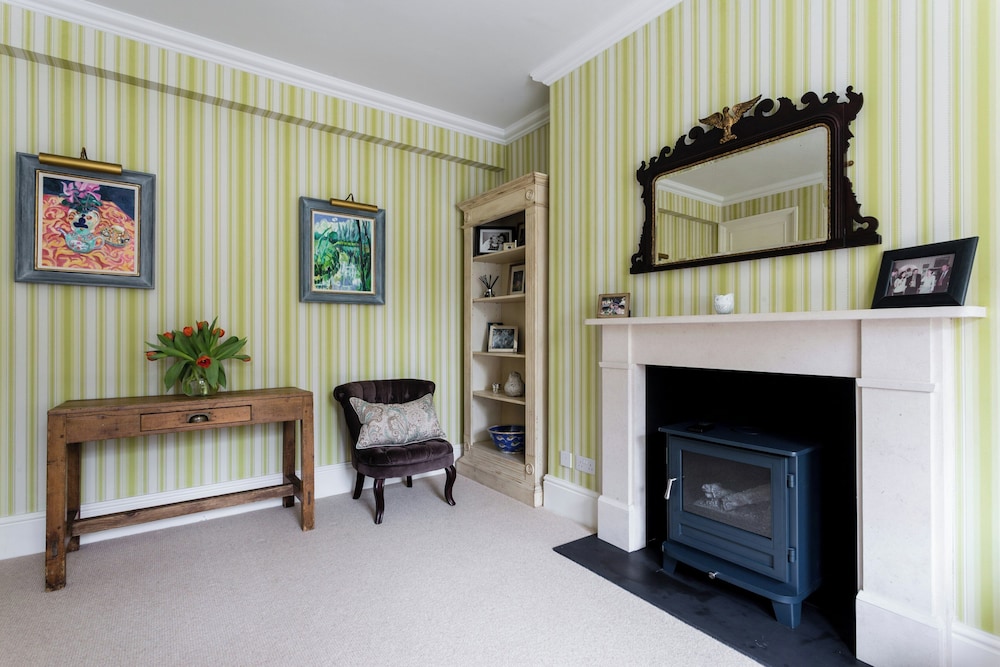 Elm Park Gardens XI by Onefinestay