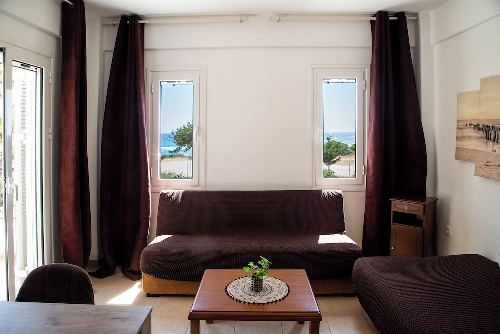 Romanos Beach Villas