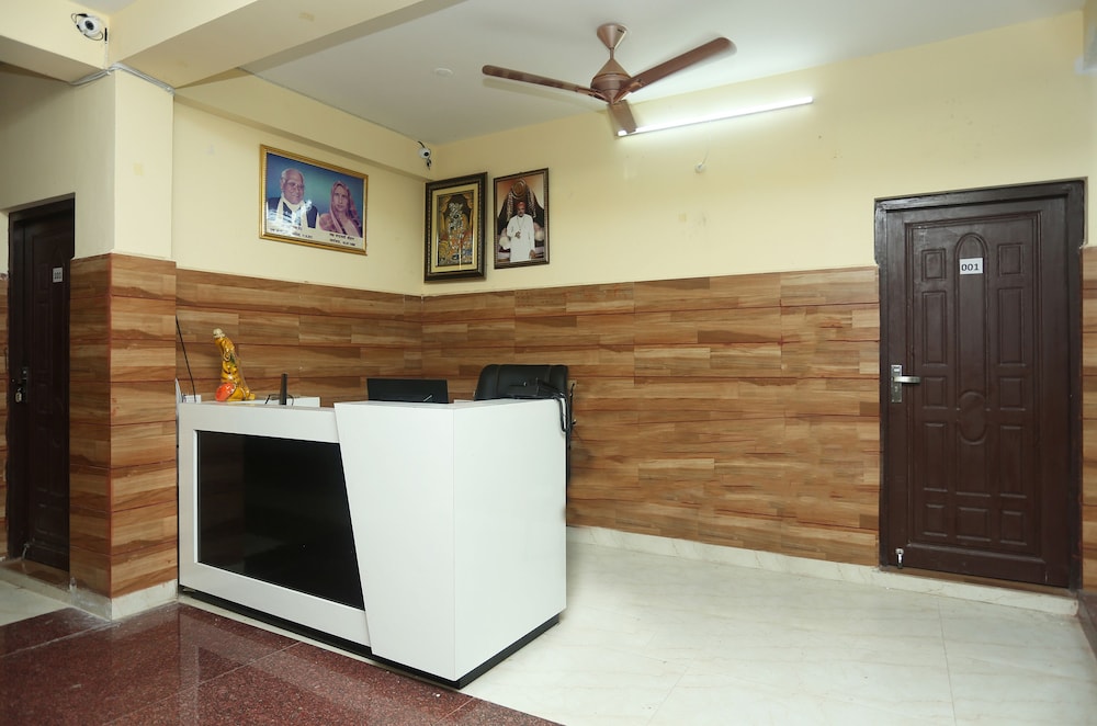 Lobby & Reception