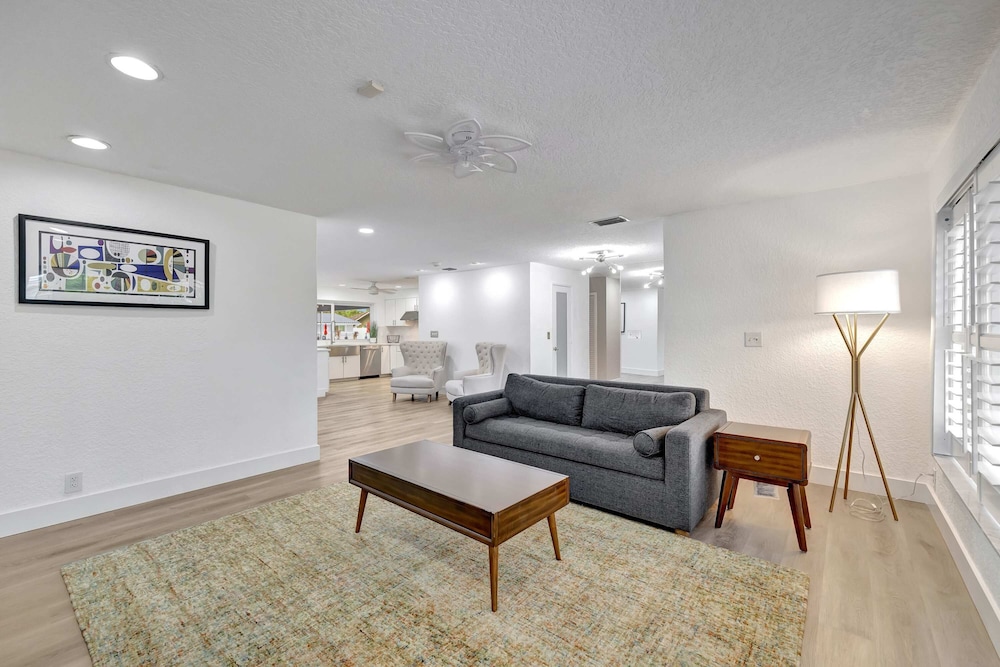 Waterfront Paradise Chic 3 BDR