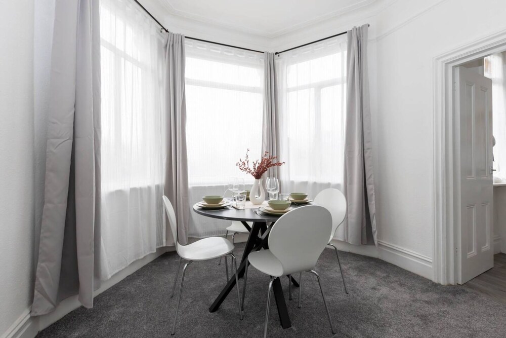 Peaceful and Light 1 Bedroom Flat in Kilburn