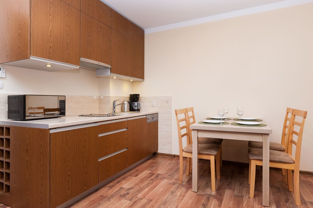 Villa Mistral Apartments by Renters view 2