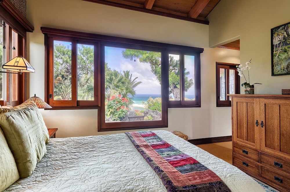 Sea Song in Kilauea With 4 Bedrooms and 4 Bathrooms