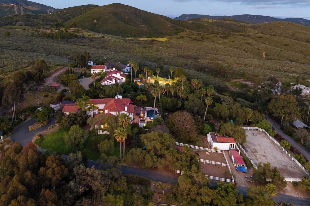 Private Estate w/ Pool, Hot Tub & Fire Pit Near Encinitas The Ranch by Avantstay