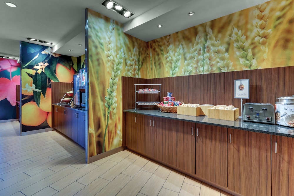 Dunn Vacations - Fairfield Inn Suites Dunn I-95 - Property Image 11