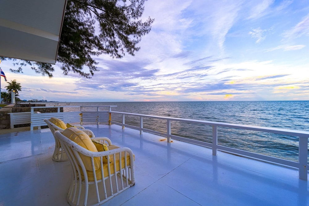 Oceanfront 6 Bedroom Twin Villas OV6