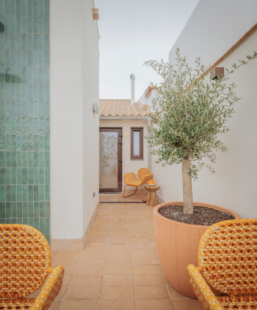 Lirium Casa Patio